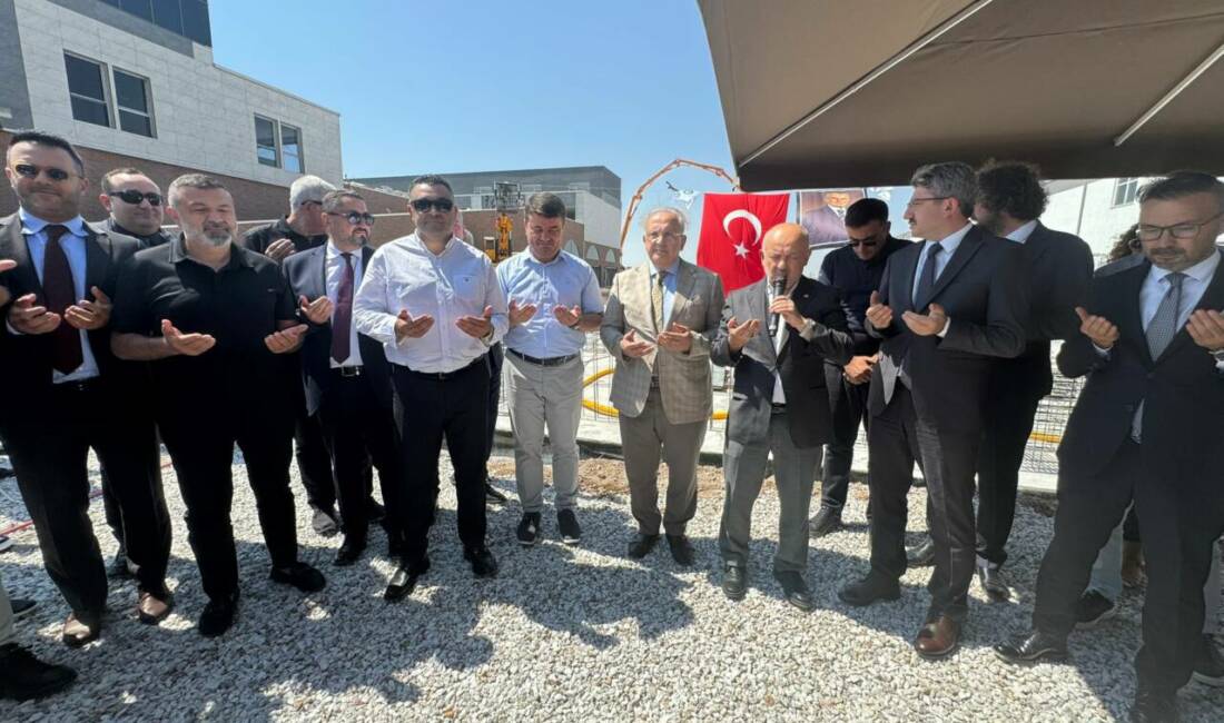 Aksaray’da Selçuk Ecza Deposu binasının temeli atıldı Aksaray’da Selçuk Ecza Deposu’nun yeni hizmet binasının temeli atıldı. Proje