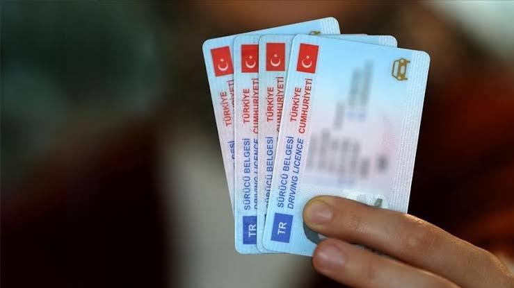 Eski tip ehliyetlerin geçerlilik süresi bir kez daha uzatıldı. Bakanlık