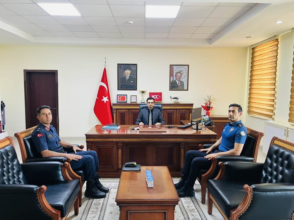 Eskil Kaymakamı Harun Uzar başkanlığında, ilçe güvenliği ve asayişinin değerlendirilmesi