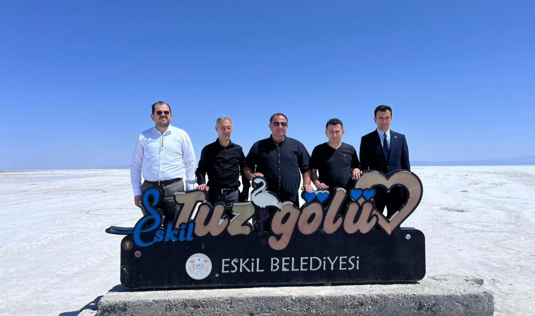 Eskil Belediye Başkanı Mustafa Zavlak, Vali Yardımcıları Turan Soğukoluk ve