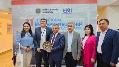 Türk Dünyasından 500 kadar akademisyen İstanbul'da Prof. Dr. Himmet Karadal'ın