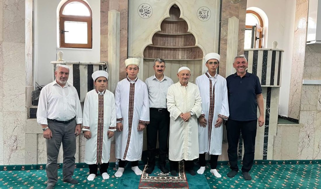 Altınsoy, Geylani Kur’an Kursu’nda hafızlıklarını tamamlayan öğrencilere icazetlerini verip, ailelerini