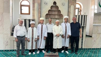 Altınsoy, Geylani Kur’an Kursu’nda hafızlıklarını tamamlayan öğrencilere icazetlerini verip, ailelerini