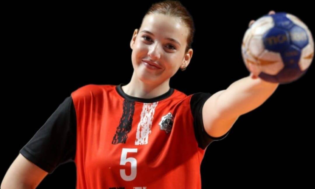 Aksaray Belediyespor, hentbol branşında yetiştirdiği sporcuları üst liglere göndermeye devam