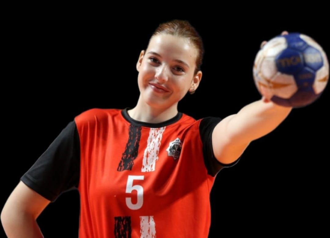 Aksaray Belediyespor, hentbol branşında yetiştirdiği sporcuları üst liglere göndermeye devam