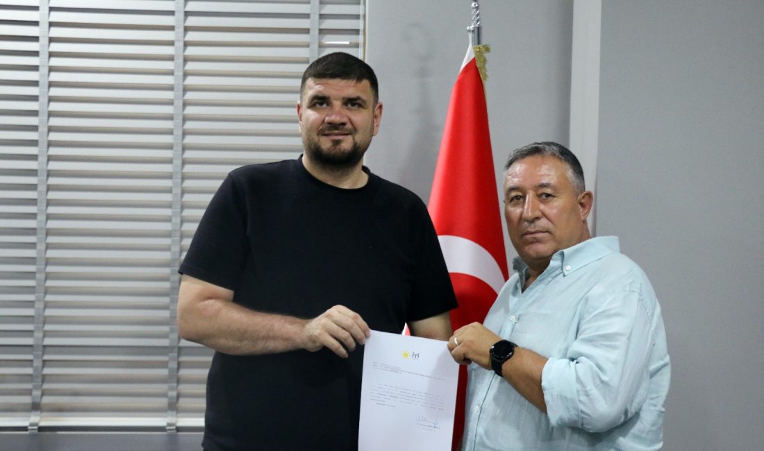 Doğan Güvenel’den Nazmi Özdeş’e görev devri gerçekleşti, İYİ Parti Güzelyurt’ta