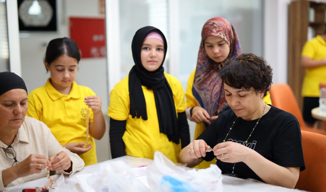 Aksaray Belediyesi Bilgihanelerinde eğitim gören öğrenciler, Kadın Aktivite Merkezi’ni ziyaret