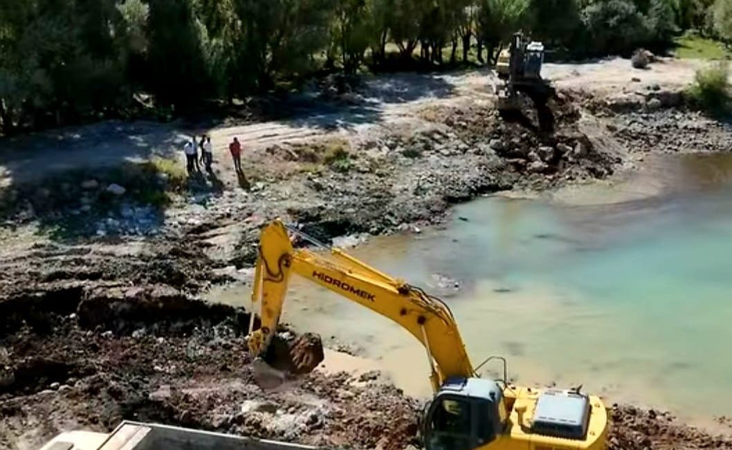 Gülpınar Belediyesi, Kayı Gölü Mesire Alanı projesini sürdürüyor. Göl çevresini