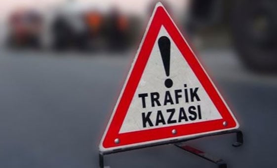 Konya'nın Ereğli ilçesinde hafif ticari aracın devrilmesi sonucu 2 kişi