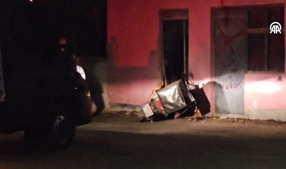 Konya'nın Kulu ilçesinde yaşanan olayda motosiklet duvara çarptı. Çarpma sonucunda