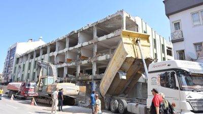 Aksaray Belediyesi tarafından şehrin dönüşümüne yönelik ödemli adımlar atılıyor. Bu