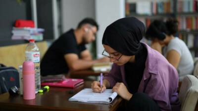 Aksaray Belediyesi, şehrin birçok farklı noktasında hayata geçirdiği kitap konakları
