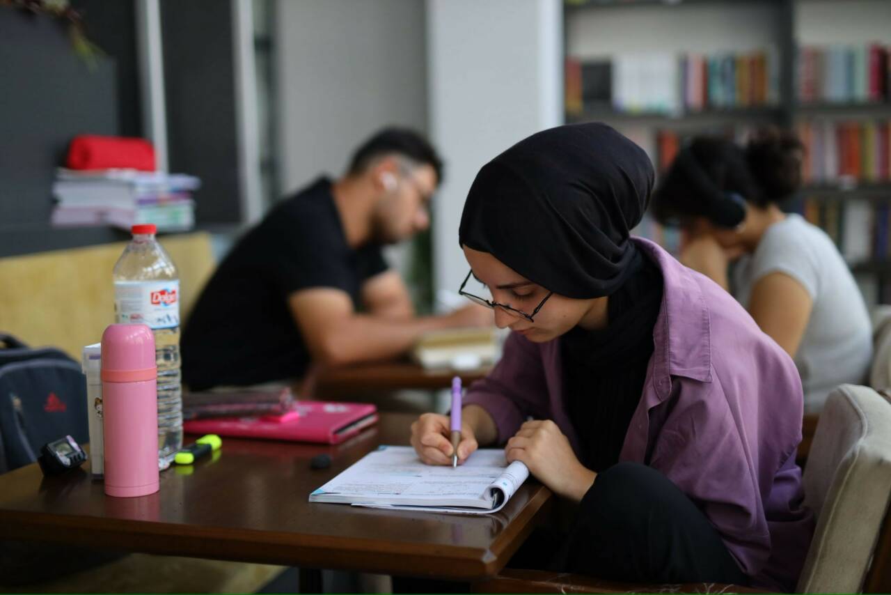 Aksaray Belediyesi, şehrin birçok farklı noktasında hayata geçirdiği kitap konakları