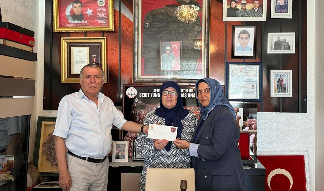 AK Parti Aksaray İl Kadın Kolları Başkanı Sultan Billur ve