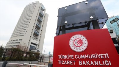 Ticaret Bakanlığı bünyesinde faaliyet gösteren Reklam Kurulu, tüketicileri aldatıcı ve