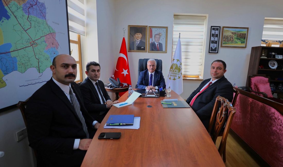 Aksaray Valisi Mehmet Ali Kumbuzoğlu başkanlığında, Vali Yardımcıları ile istişare