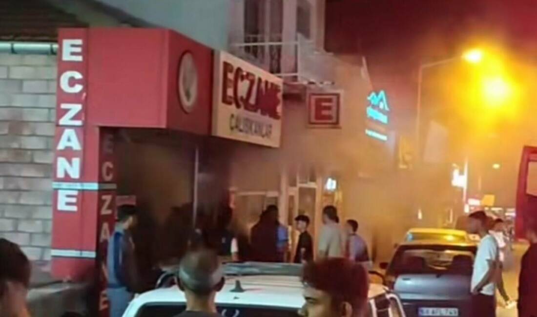 Ortaköy’de belediye binası karşısındaki eczanede çıkan yangın kısa sürede söndürüldü.