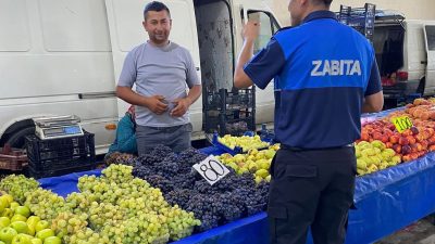 Eskil Belediyesi Zabıta ekipleri, pazar yerinde tezgâh düzeni, fiyat etiketi