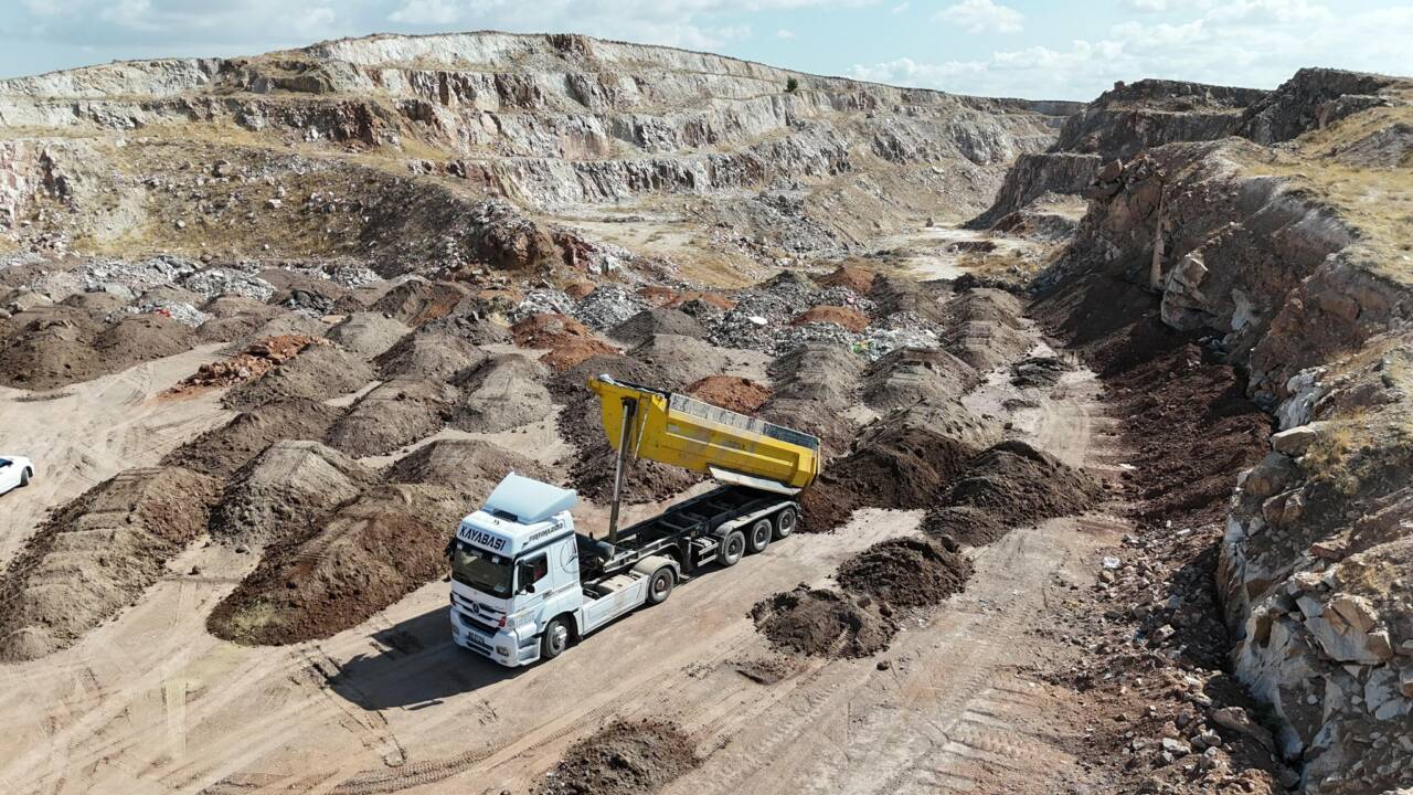 Aksaray Belediyesi şehrin temiz bir görünüme sahip olması ve çevre