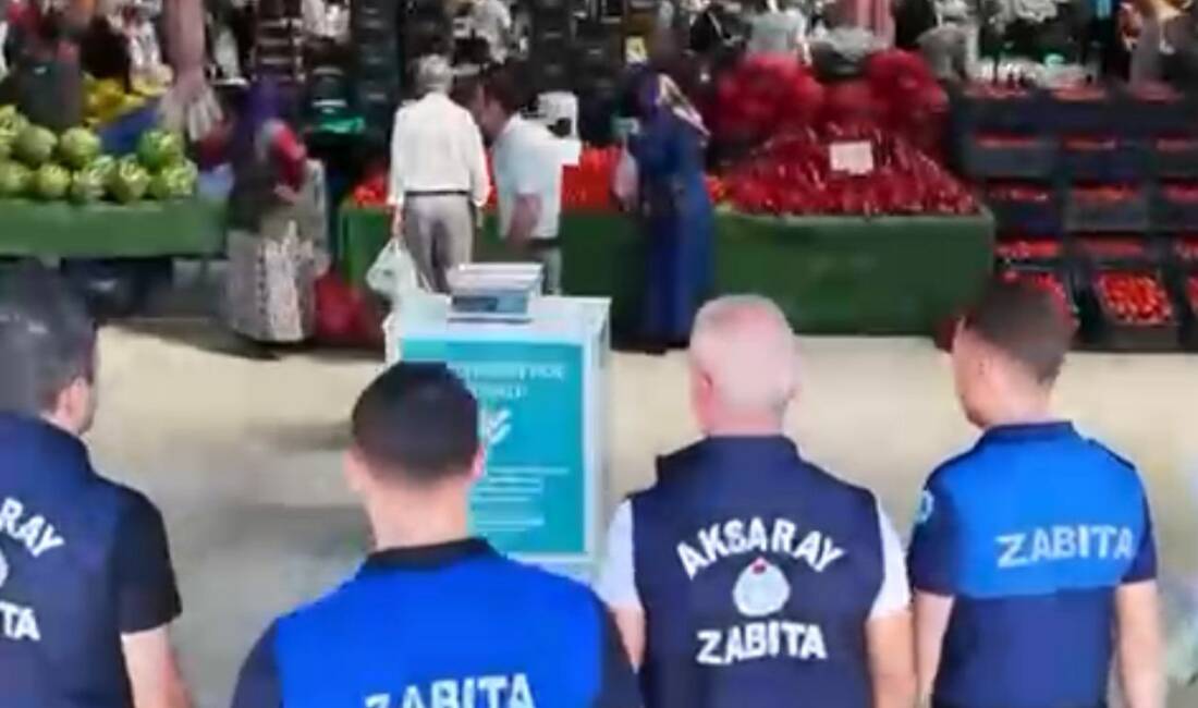 Aksaray Belediyesi zabıta ekipleri TOKİ Çarşamba pazarında esnafı uyardı. Etiket