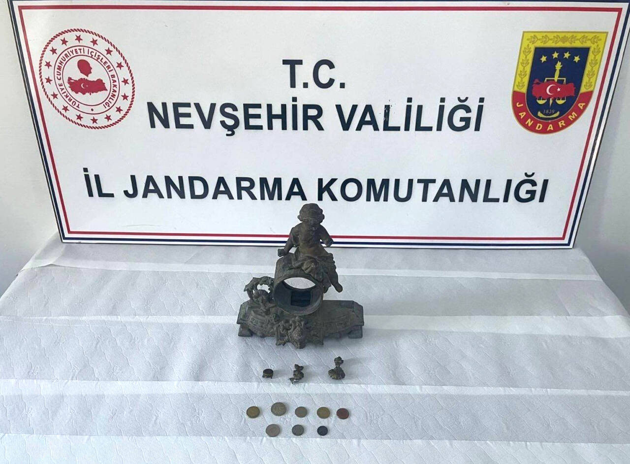 Nevşehir'de İl Jandarma Komutanlığı ekipleri tarafından düzenlenen tarihi eser kaçakçılığı