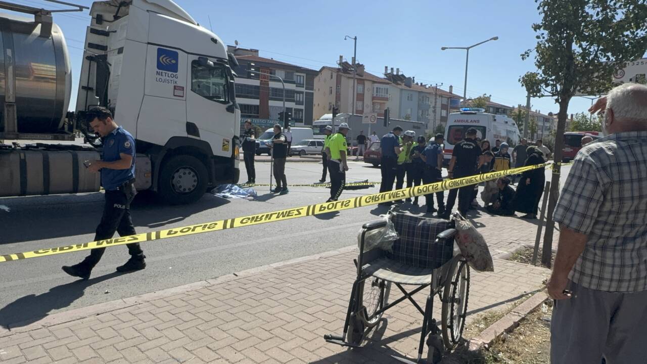 Konya'da yaşanan olayda tır kadın ve engelli kızına çarptı. Kazada