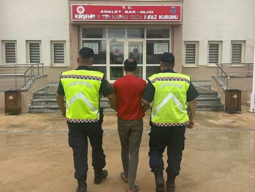 Kırşehir'de İl Jandarma Komutanlığı ekipleri Açık Ceza İnfaz Kurumundan firar