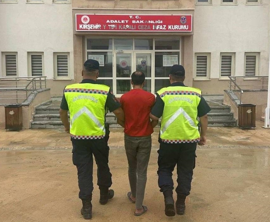 Kırşehir'de İl Jandarma Komutanlığı ekipleri Açık Ceza İnfaz Kurumundan firar