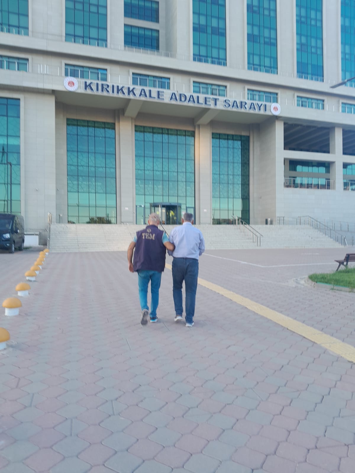 Kırıkkale'de, İl Emniyet Müdürlüğü ekipleri Fetullahçı Terör Örgütü (FETÖ) üyesi