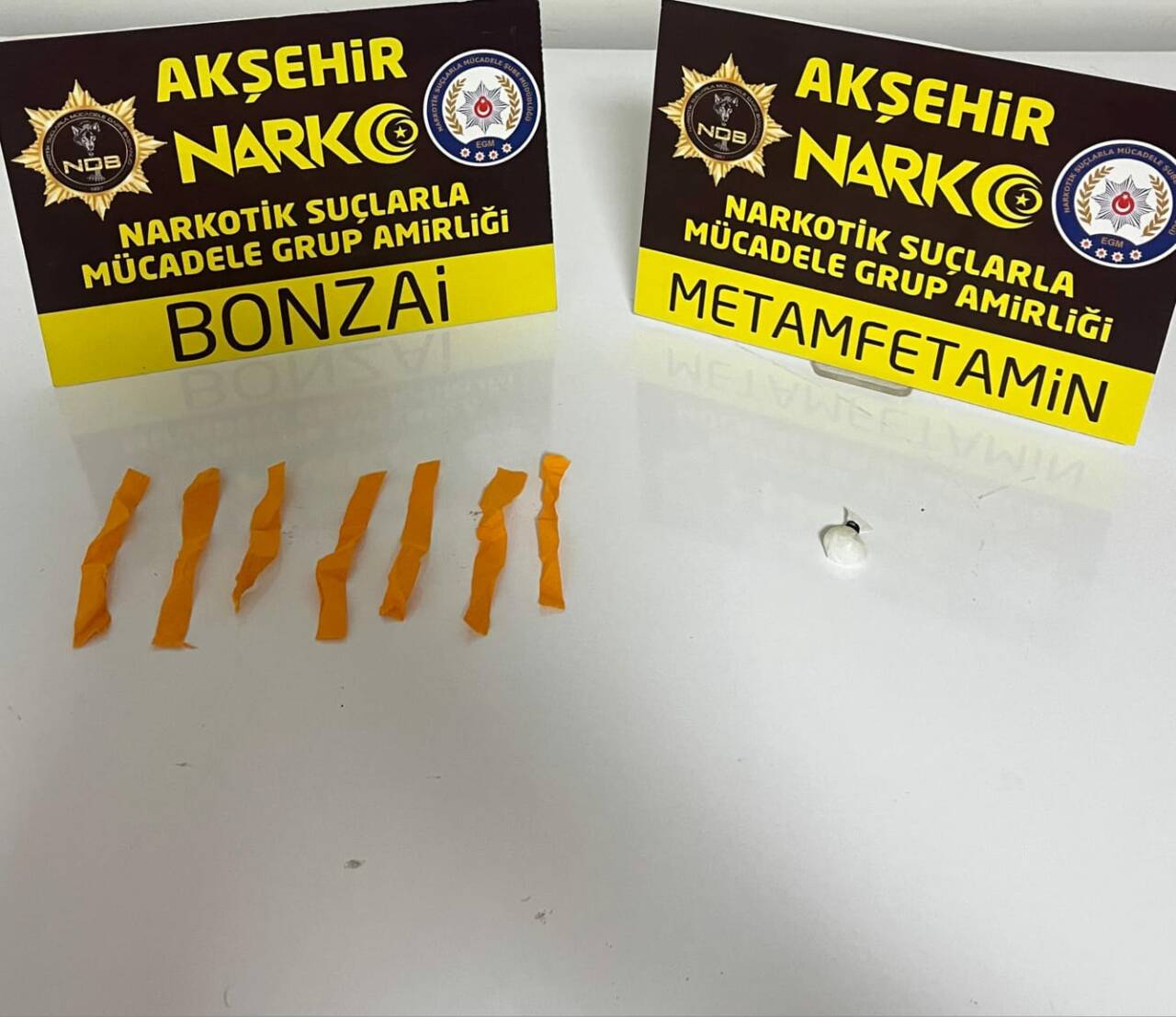 Konya'nın Akşehir ilçesinde İlçe Emniyet Müdürlüğü ekipleri tarafından uyuşturucuyla mücadele