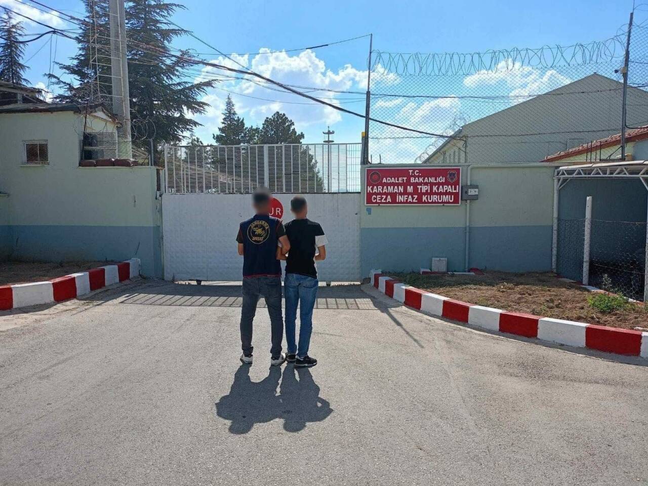 Karaman'da yapılan operasyon sonucunda çeşitli suçlardan aranan 54 kişi gözaltına