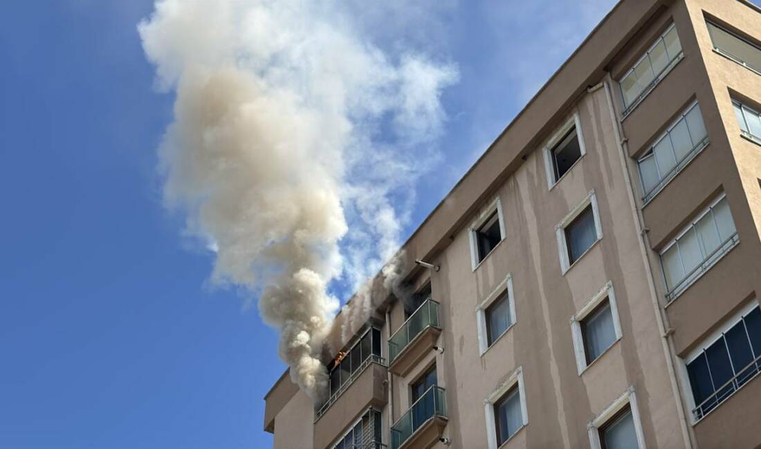 Kayseri'nin Talas ilçesinde yaşanan olayda apartmanın çatısında yangın çıktı.  Çıkan