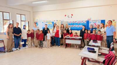 AGİK, Dikmen Köyü Oğuzata İlkokulu öğrencilerine kırtasiye, ayakkabı ve kuaför