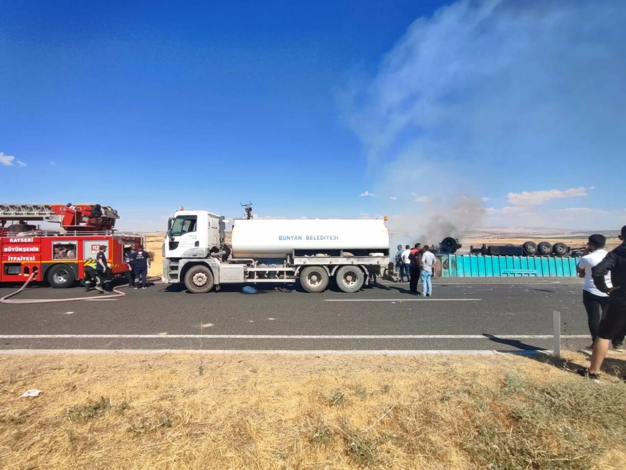 Kayseri'nin Bünyan ilçesinde meydana gelen kazada bir şoför, devrildikten sonra