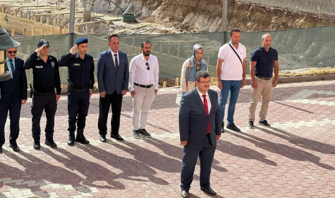 Ağaçören'de 2025-2026 eğitim öğretim yılının açılışı, Ağaçören Hükümet Konağı önünde
