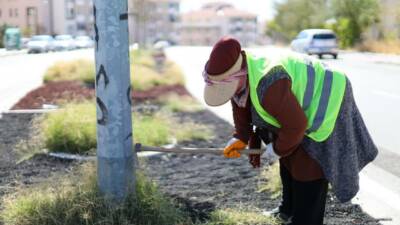 Aksaray Belediyesi, Cumhuriyet Mahallesi’nde yürütülen çalışmalar kapsamında peyzaj düzenlemesi, genel