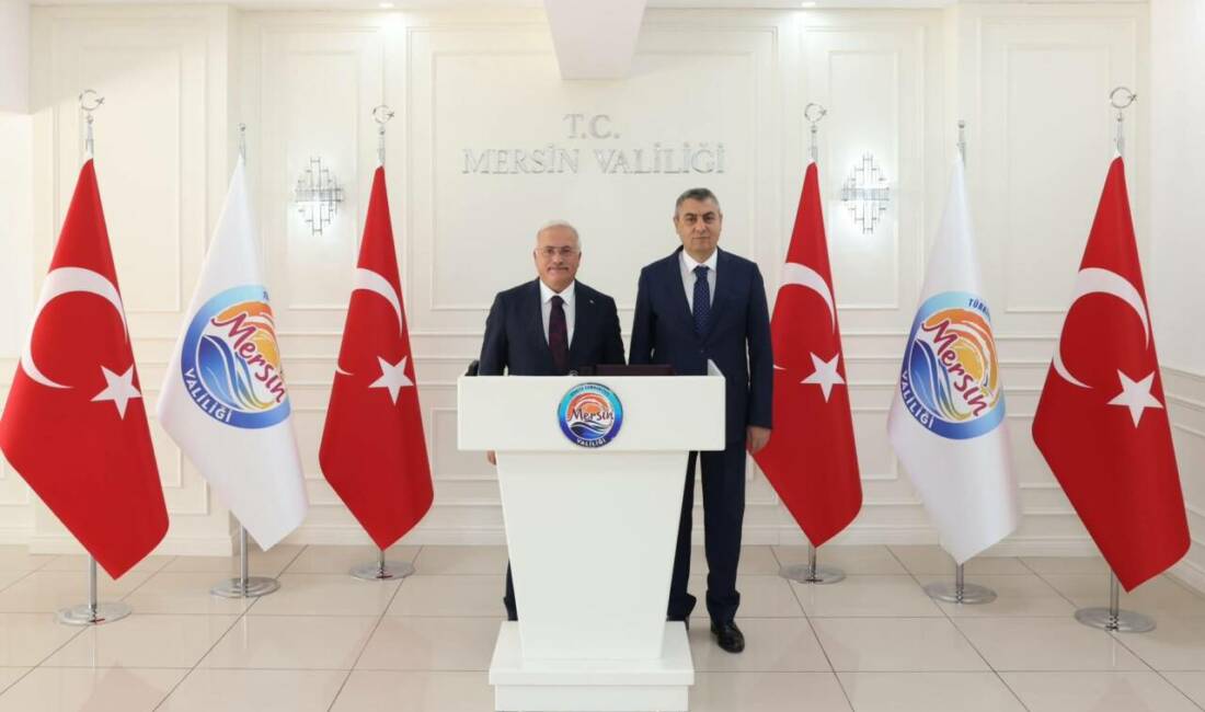 Aksaray Valisi Mehmet Ali Kumbuzoğlu, Mersin Valisi Atilla Toros’u