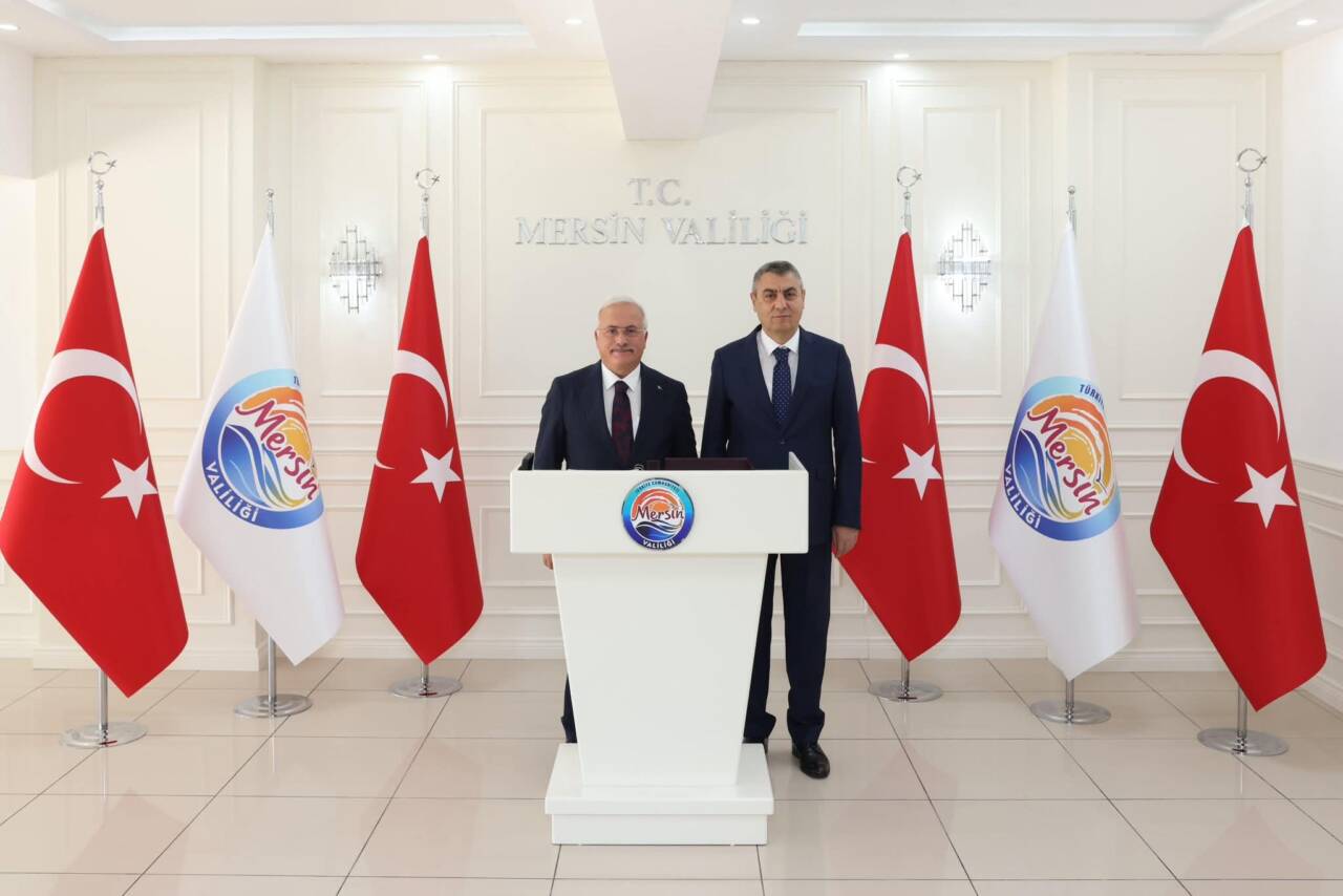 Aksaray Valisi Mehmet Ali Kumbuzoğlu, Mersin Valisi Atilla Toros’u