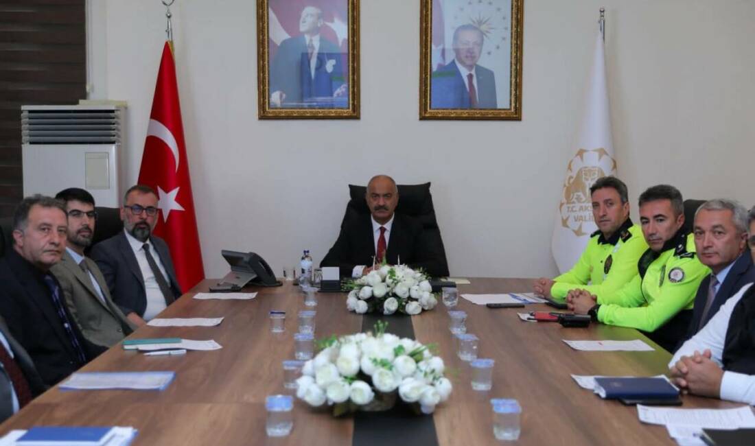 Aksaray’da, Karayolu Trafik Güvenliği Stratejisi İl Yürütme Kurulu Toplantısı, Vali