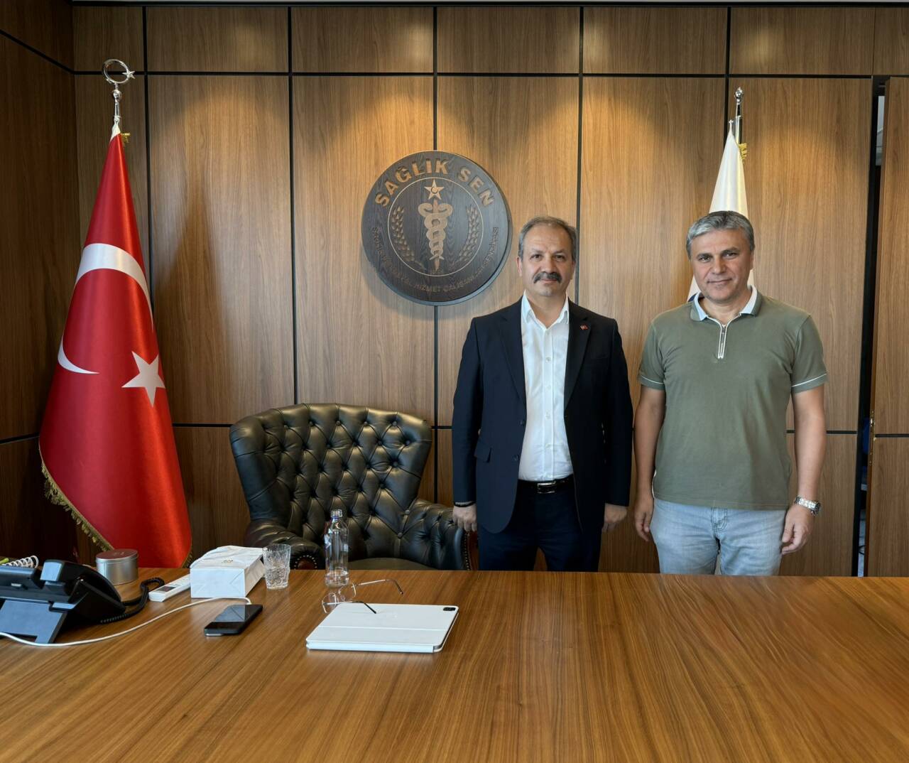 Sağlık-Sen Aksaray Şube Başkanı Rıfat Kaya, Sağlık-Sen Genel Başkanı Mahmut