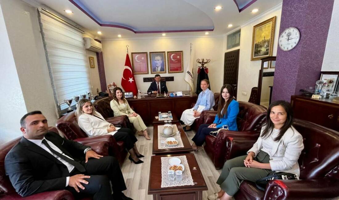 Yeni adlı yılın başlamış olması nedeniyle Aksaray Barosuna ziyaretler gerçekleşiyor.
