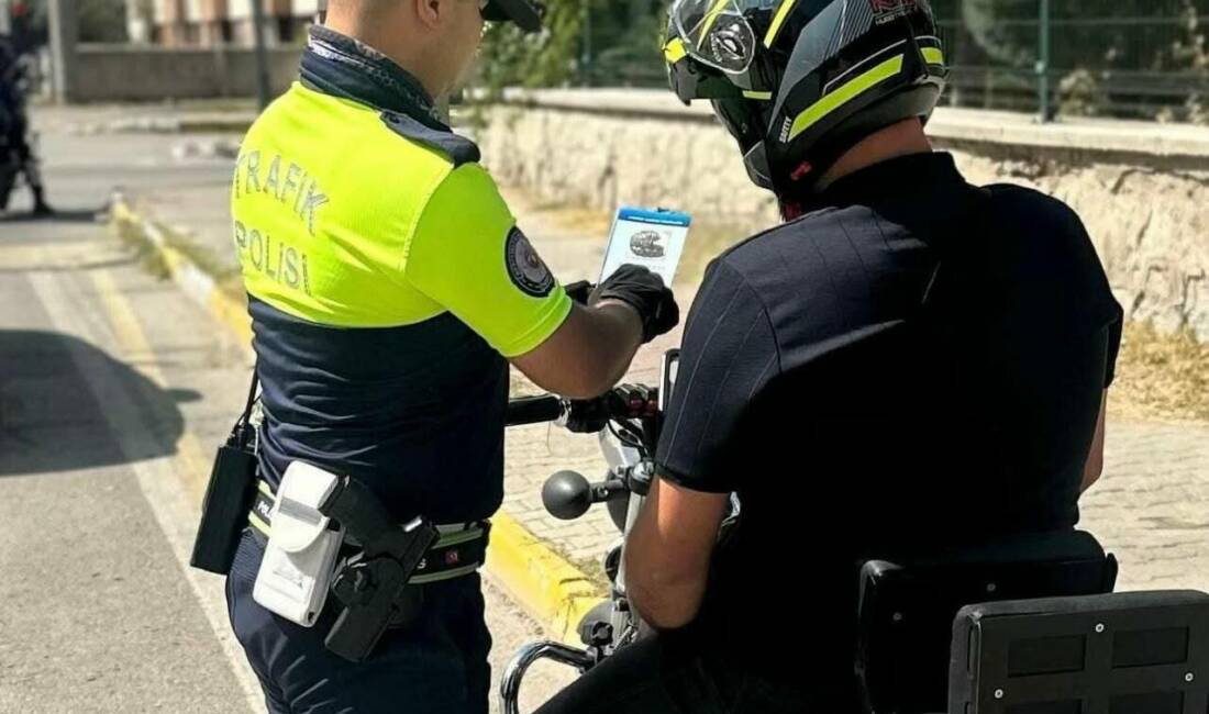 Aksaray İl Emniyet Müdürlüğü, trafik güvenliği konusunda yaptığı açıklamada, trafikte
