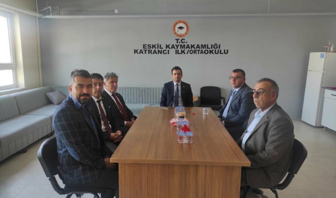 Eskil Kaymakamı Harun Uzar, ilçeye bağlı Katrancı Köyü’nü ziyareti kapsamında