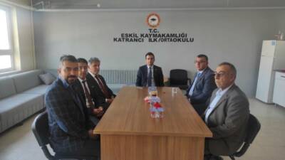 Eskil Kaymakamı Harun Uzar, ilçeye bağlı Katrancı Köyü’nü ziyareti kapsamında