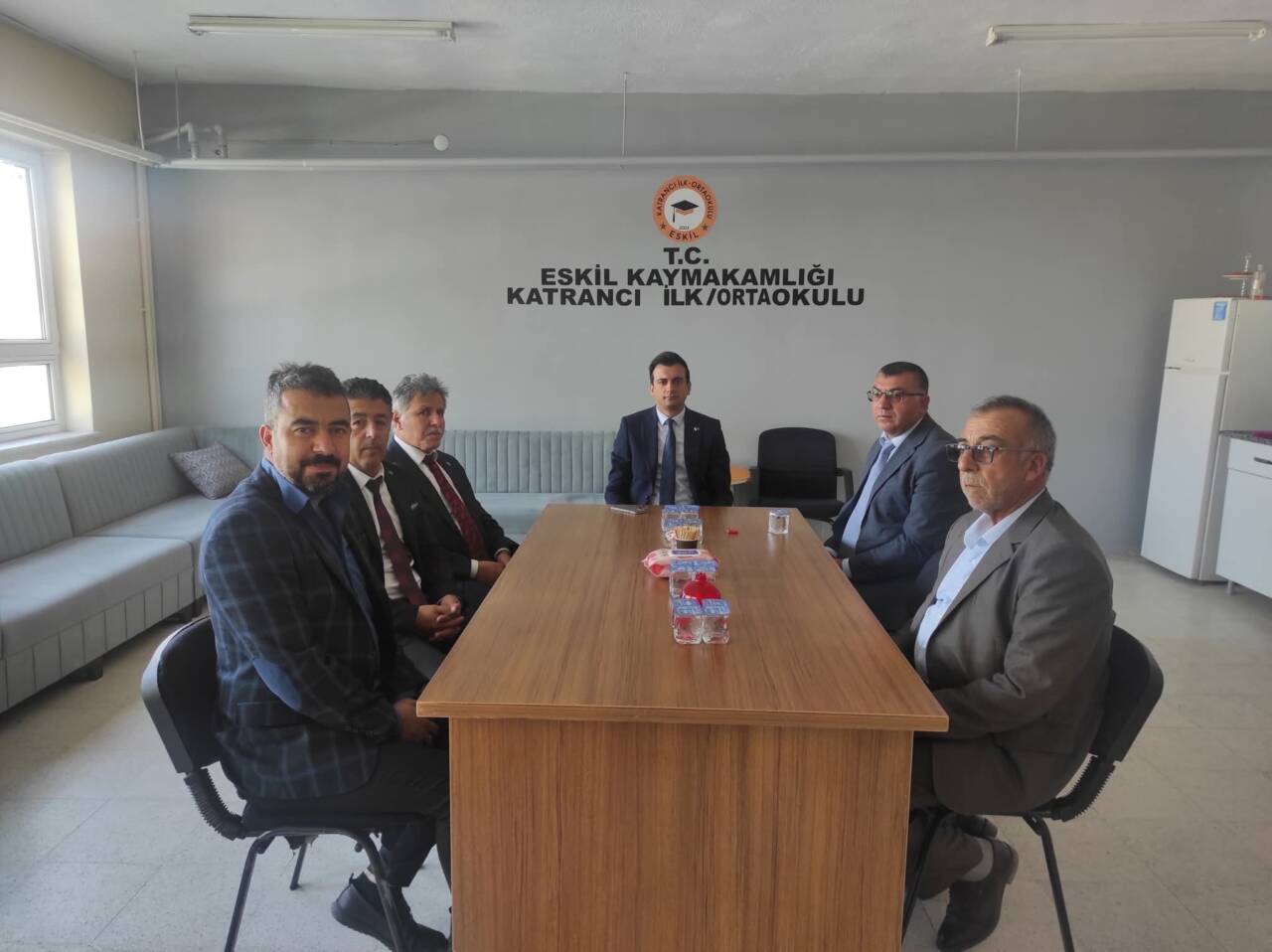 Eskil Kaymakamı Harun Uzar, ilçeye bağlı Katrancı Köyü’nü ziyareti kapsamında
