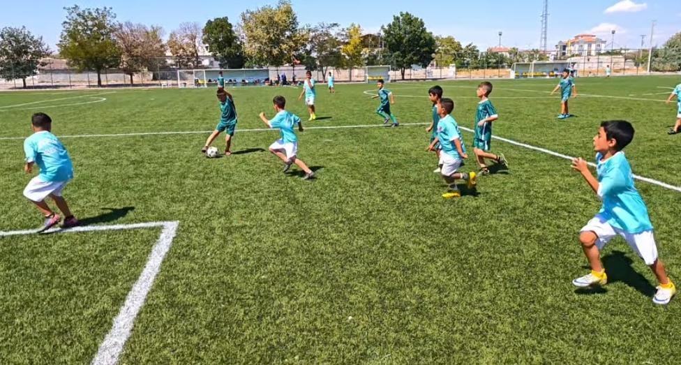 Sultanhanı Gençlik Spor İlçe Müdürlüğü, futbol turnuvası organize etti. 10-11