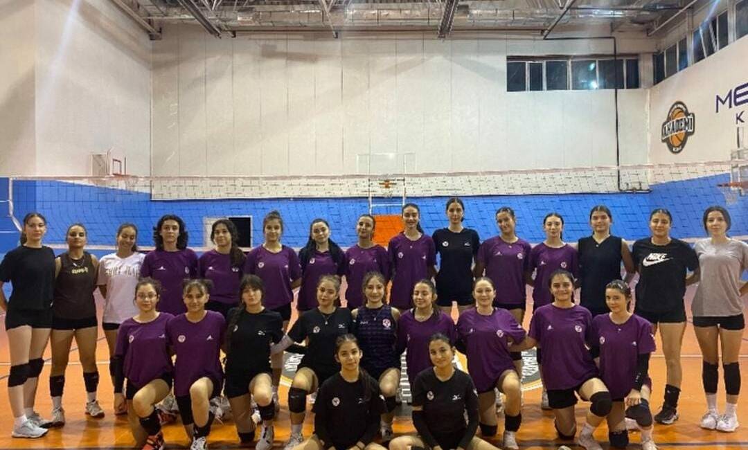 Anka Spor Kulübü’nde baş antrenör Muhammed Aslan koordinasyonunda sürdürülen çalışmalar,