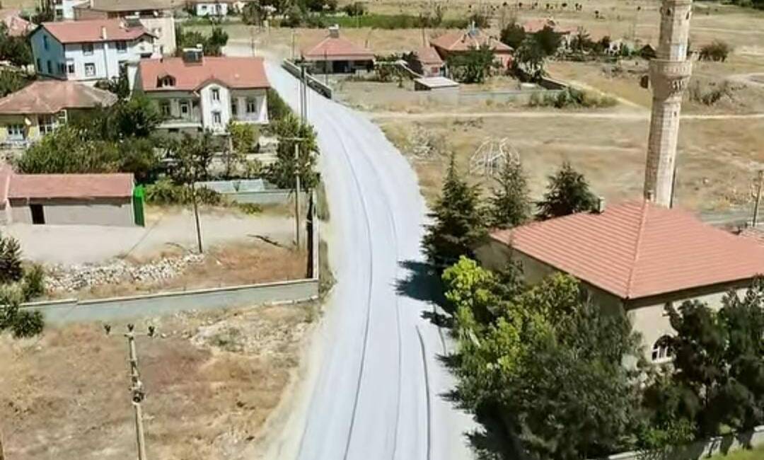 Gülağaç’ta Fatih Mahallesi yol çalışması tamamlandı Gülağaç'ta belediye ekipleri tarafından Fatih Mahallesi'nde başlatılan yol çalışmaları tamamlandı.