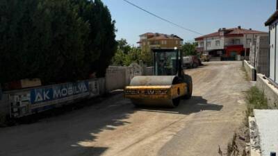 Gülağaç genelinde yürütülen yol yapım projeleri kapsamında pek çok noktada