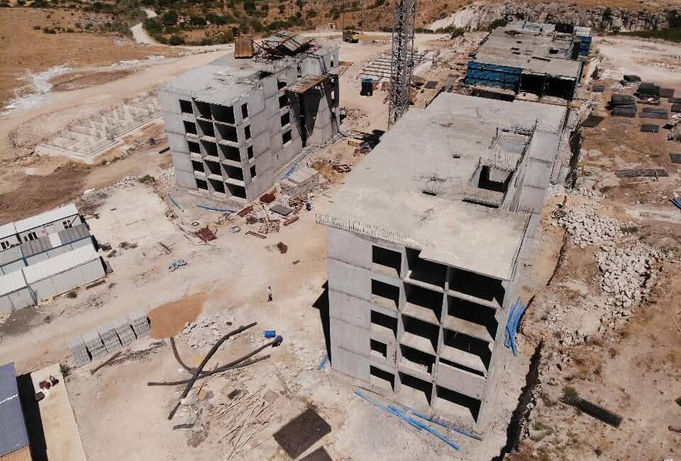 Güzelyurt'ta 4. Etap Toplu Konut Projesi, inşaat çalışmaları hızla sürüyor.